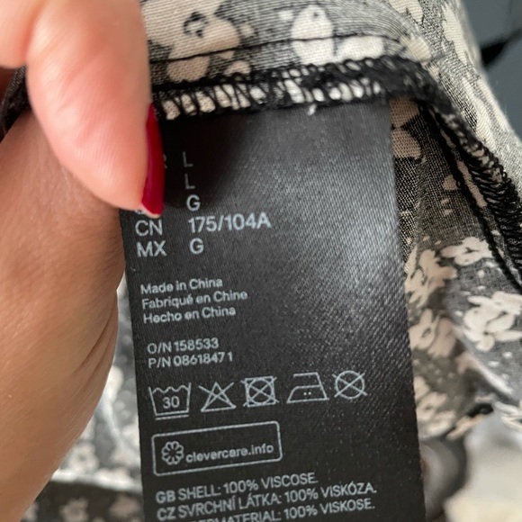 H&M smock-detail dress in black and white floral size L - Picture 13 of 13